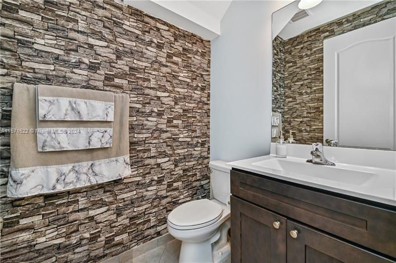 FLAVOR PICT TOWNHOMES PUD - Residential Lease