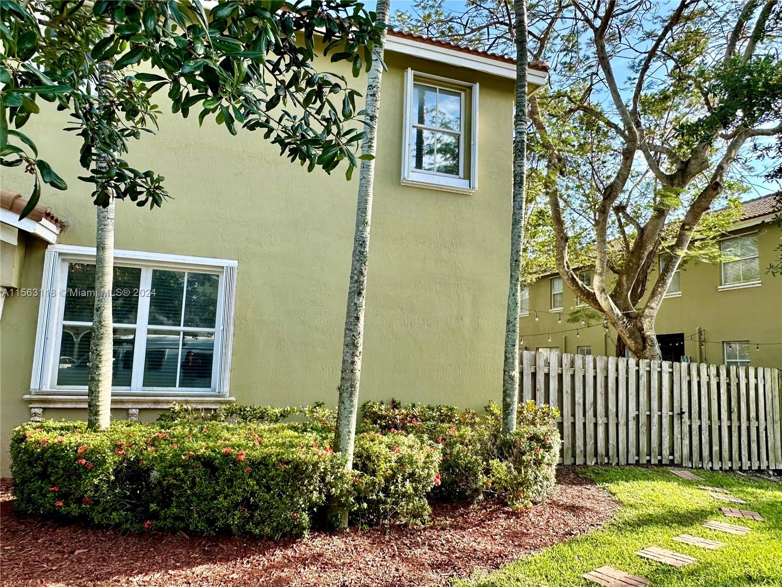 Keys Gate - Residential