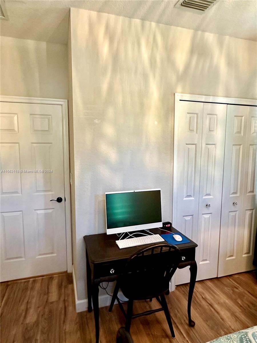 Keys Gate - Residential