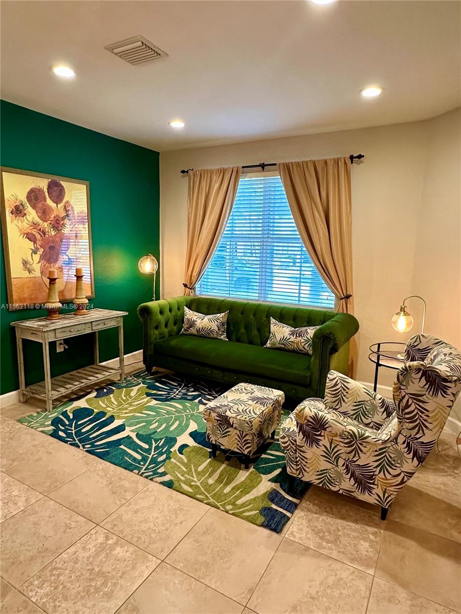 Keys Gate - Residential