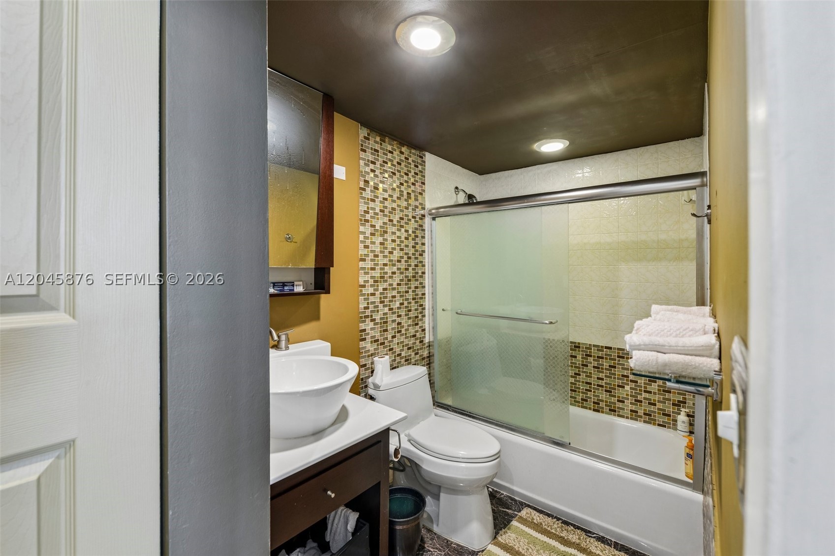 BAYVIEW TOWERS CONDO SOUT - Residential Lease