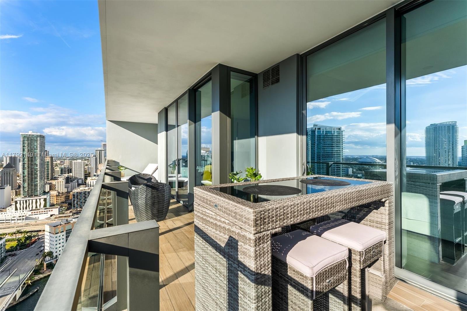 REACH CONDO - Residential Lease