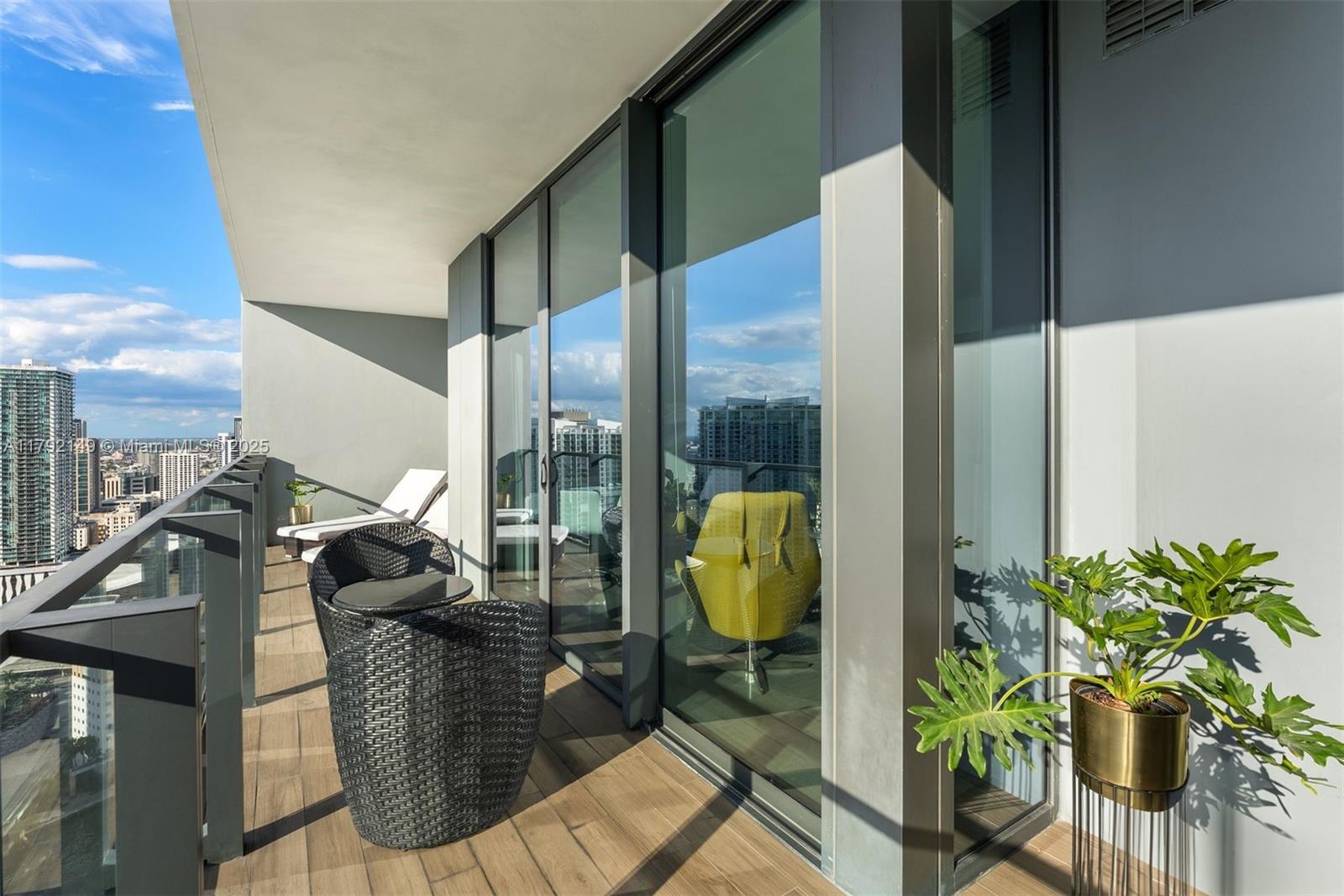 REACH CONDO - Residential Lease