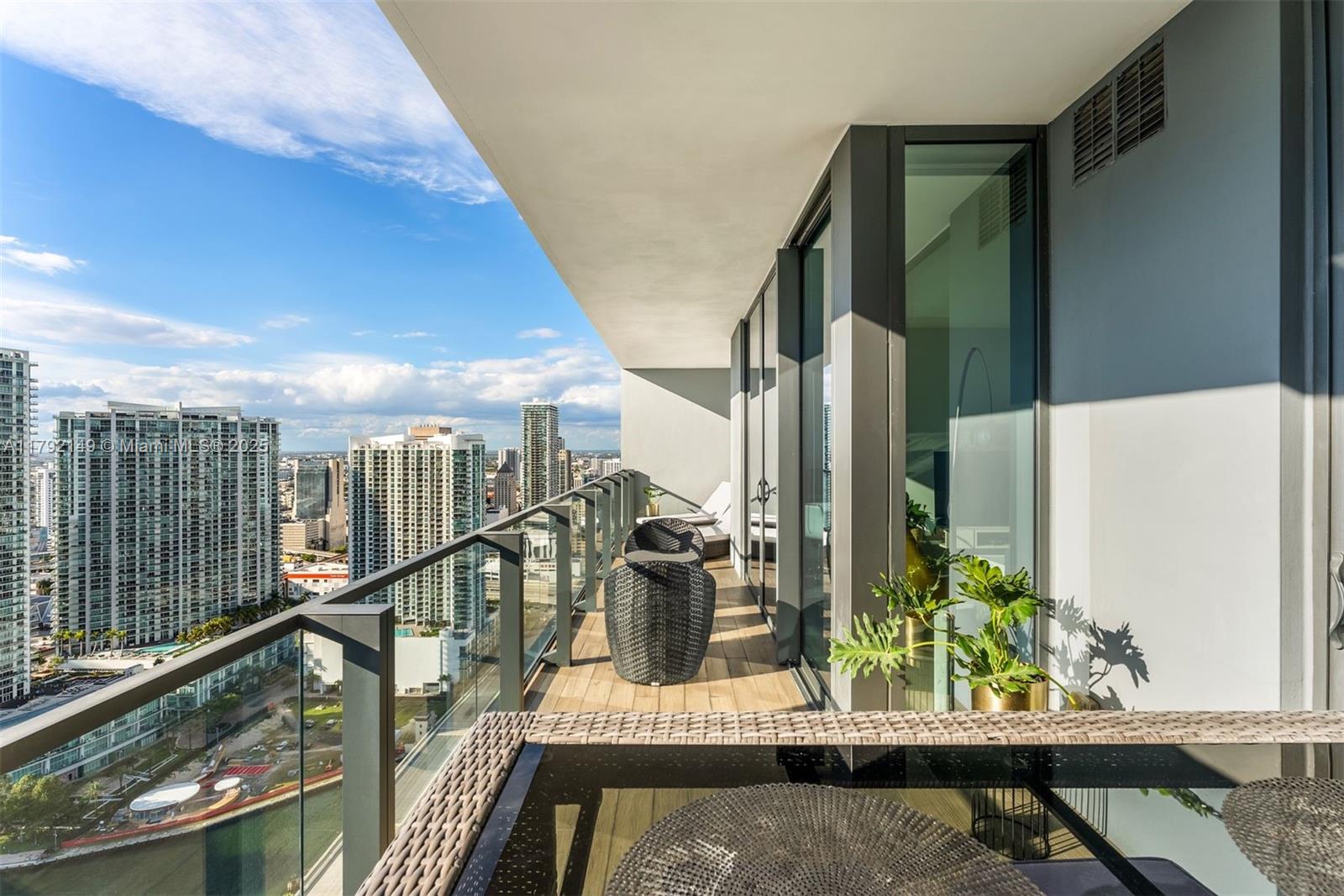 REACH CONDO - Residential Lease