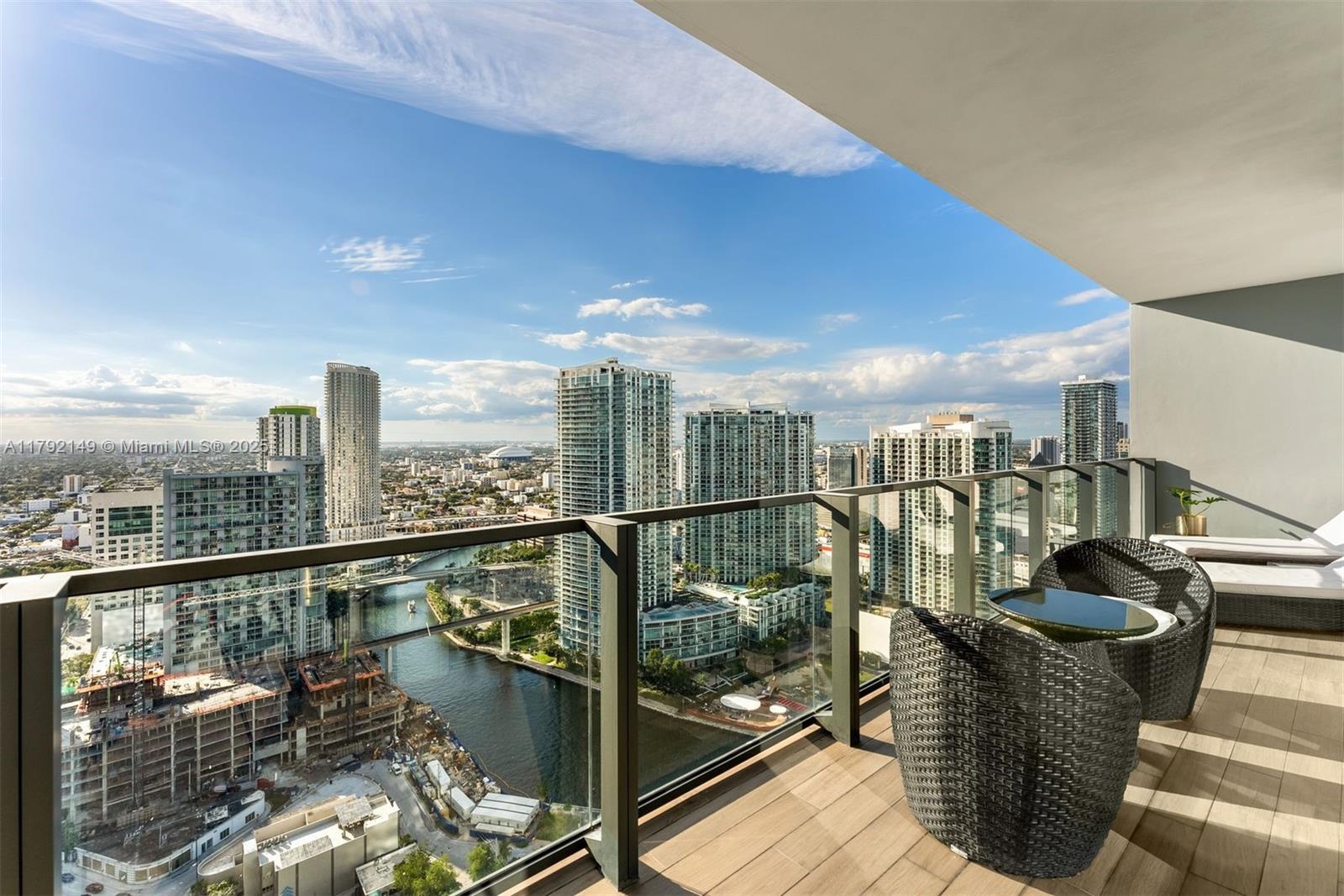 REACH CONDO - Residential Lease