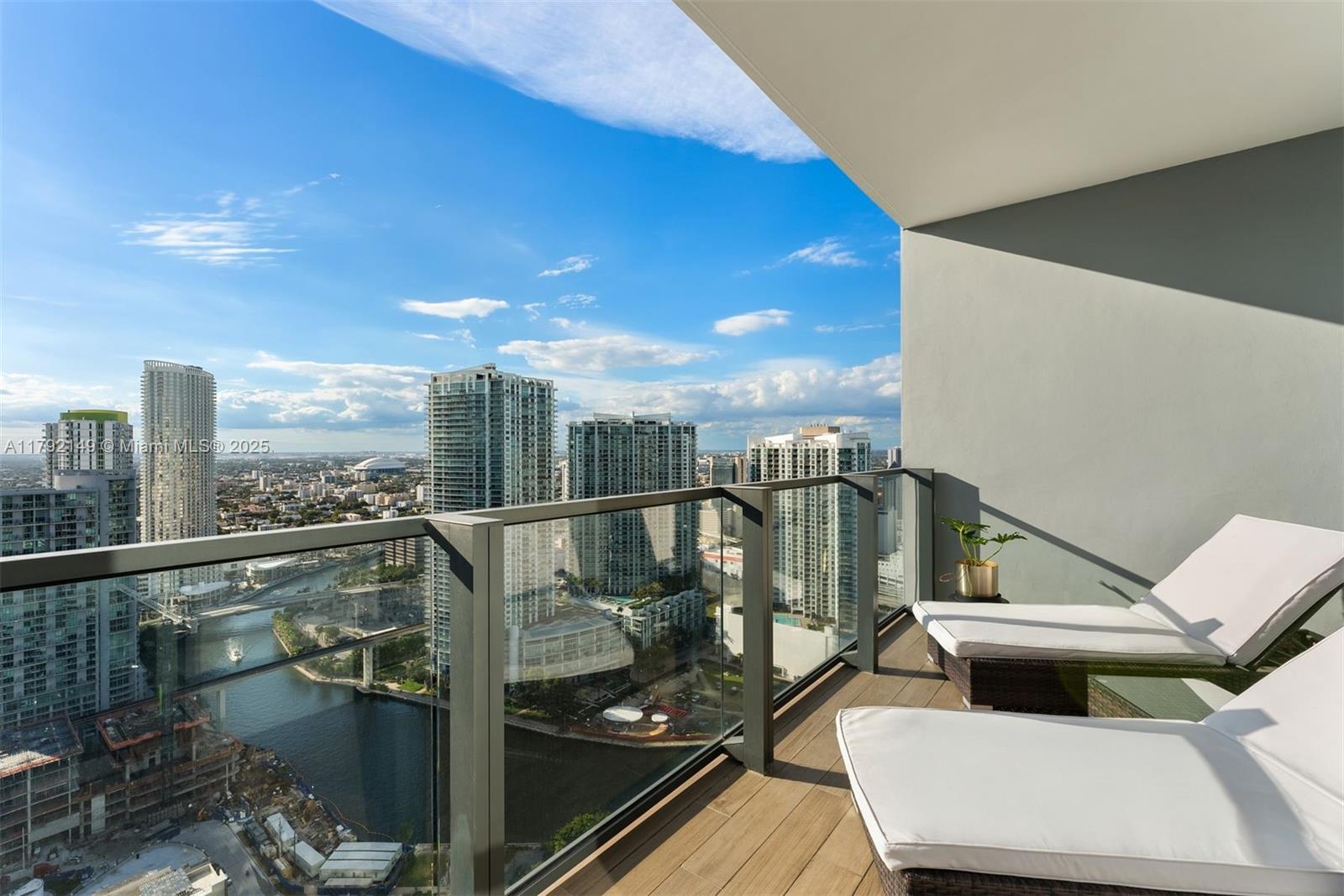 REACH CONDO - Residential Lease