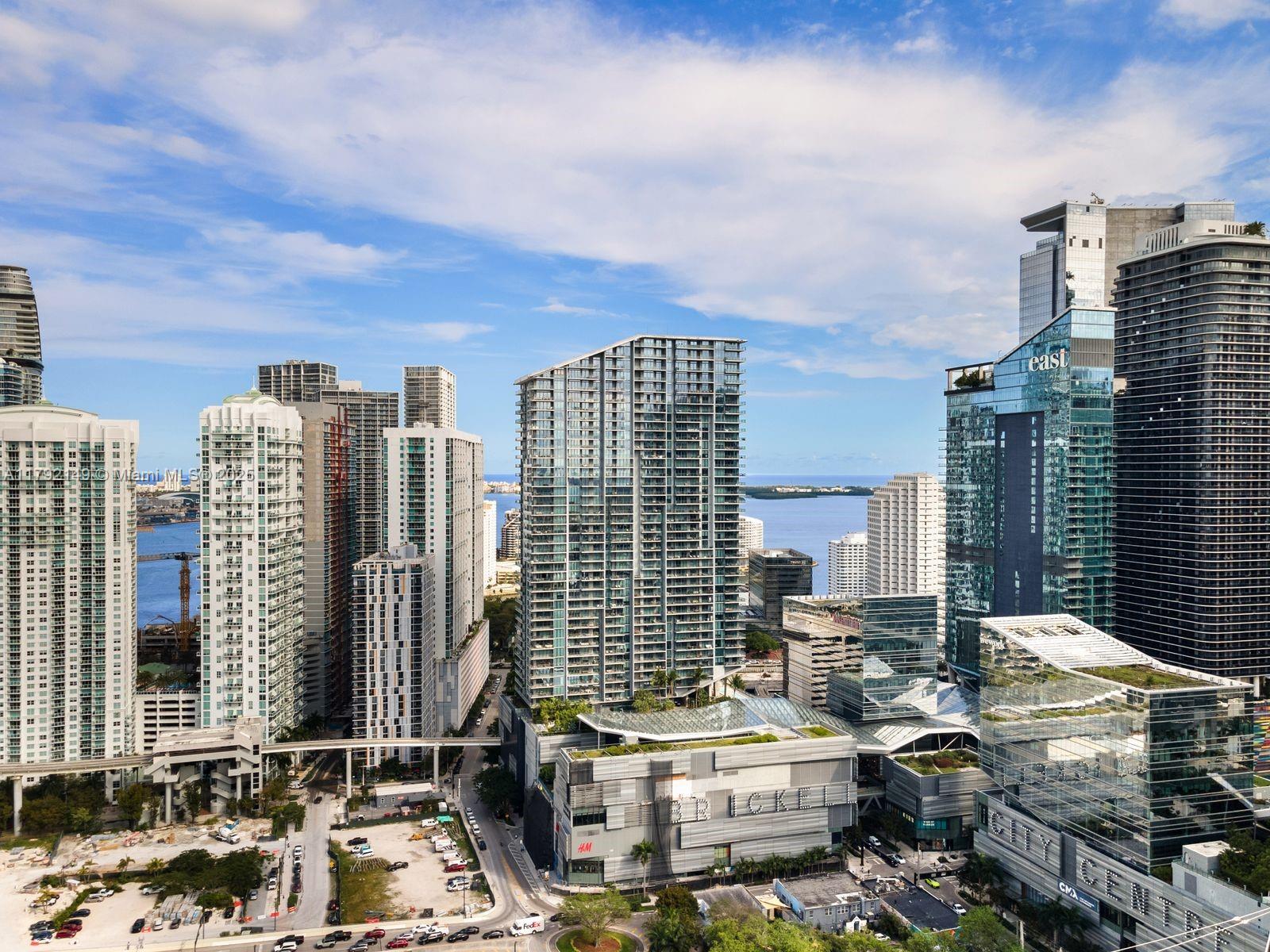 REACH CONDO - Residential Lease