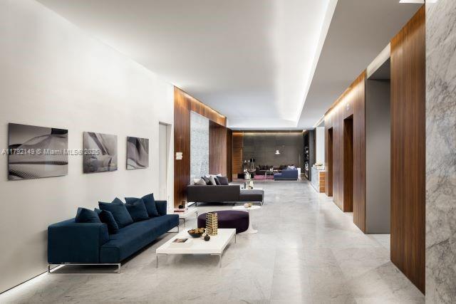 REACH CONDO - Residential Lease