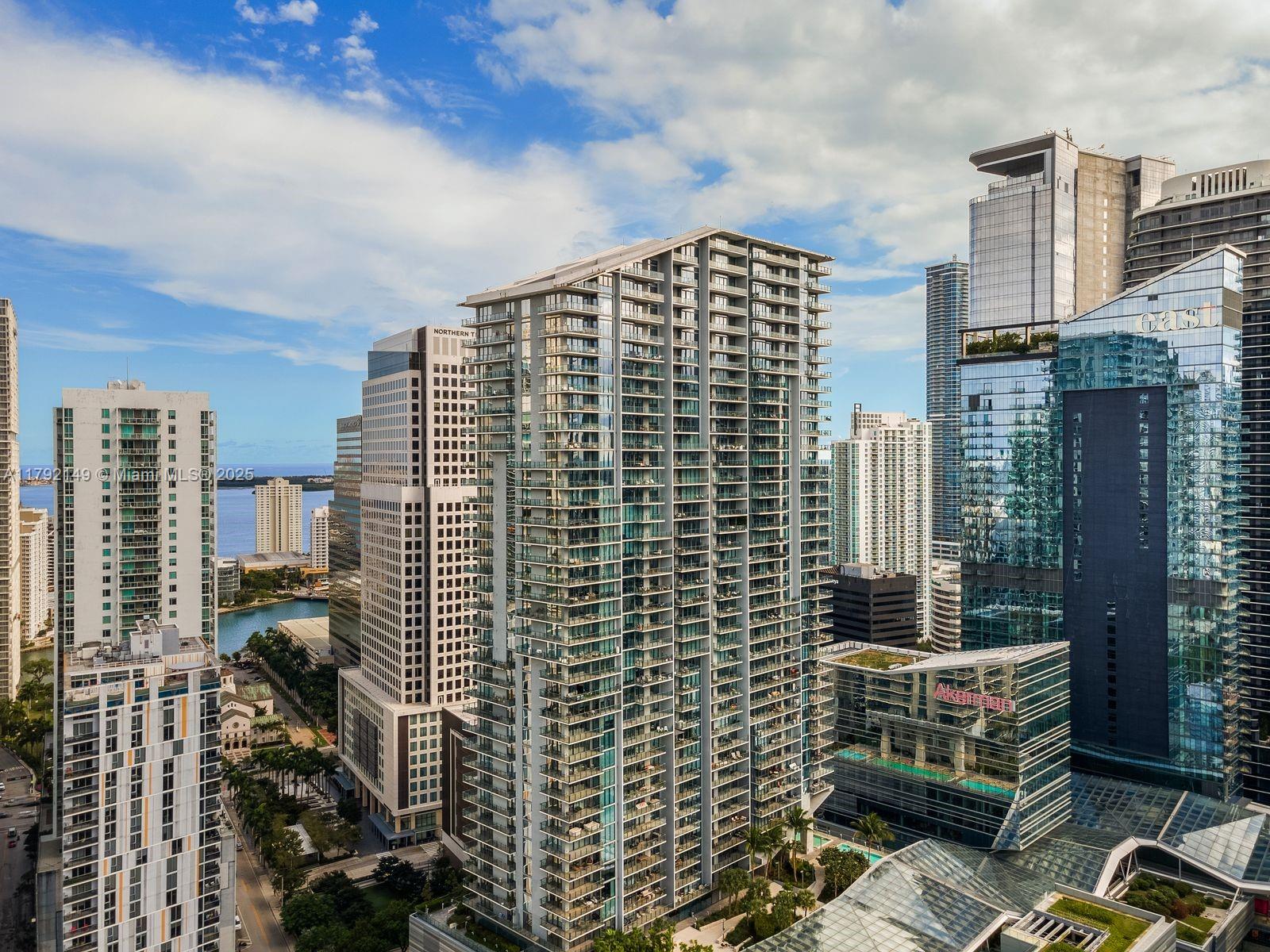 REACH CONDO - Residential Lease
