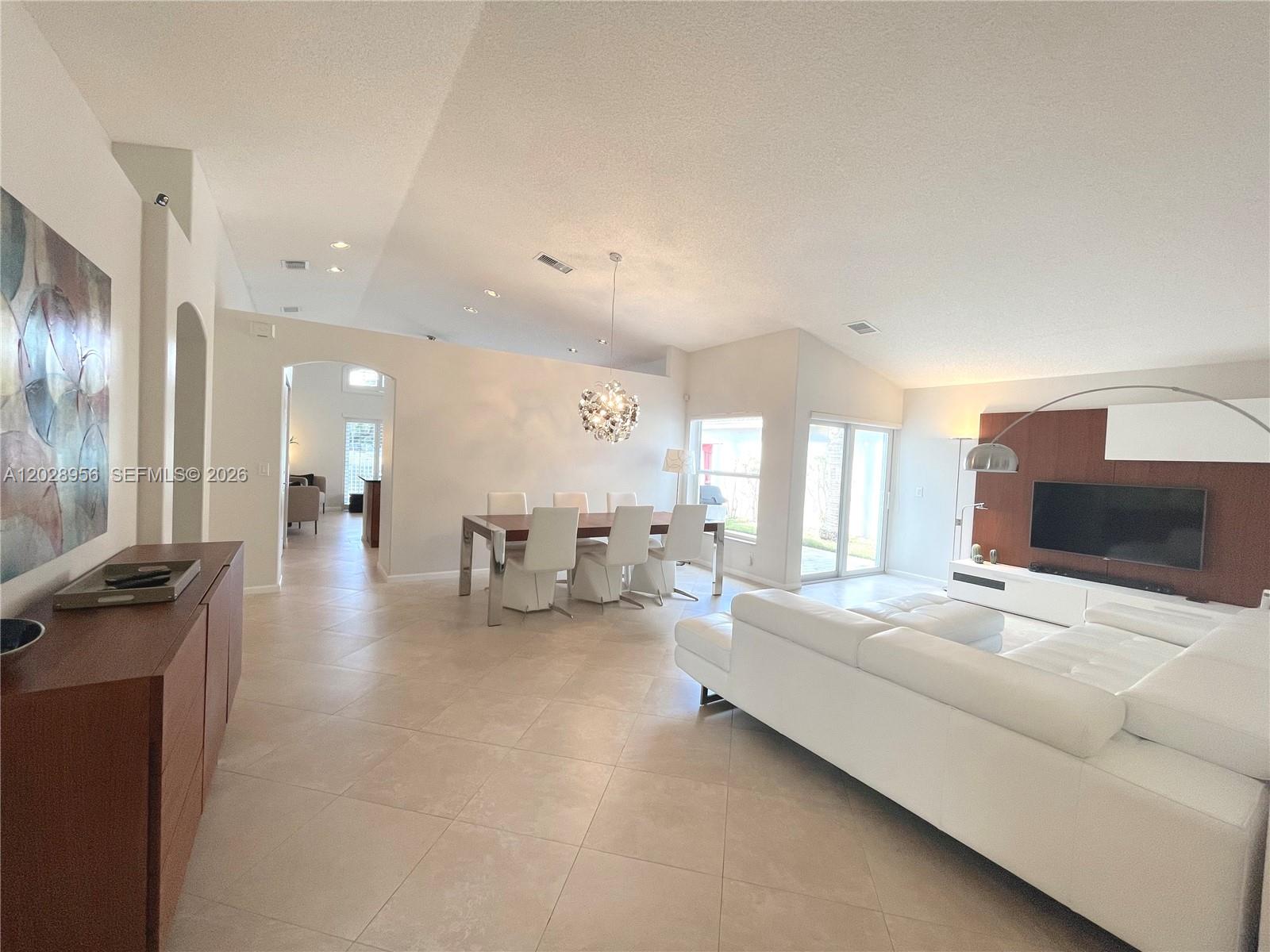BANYAN OAKRIDGE PLAT - Residential Lease