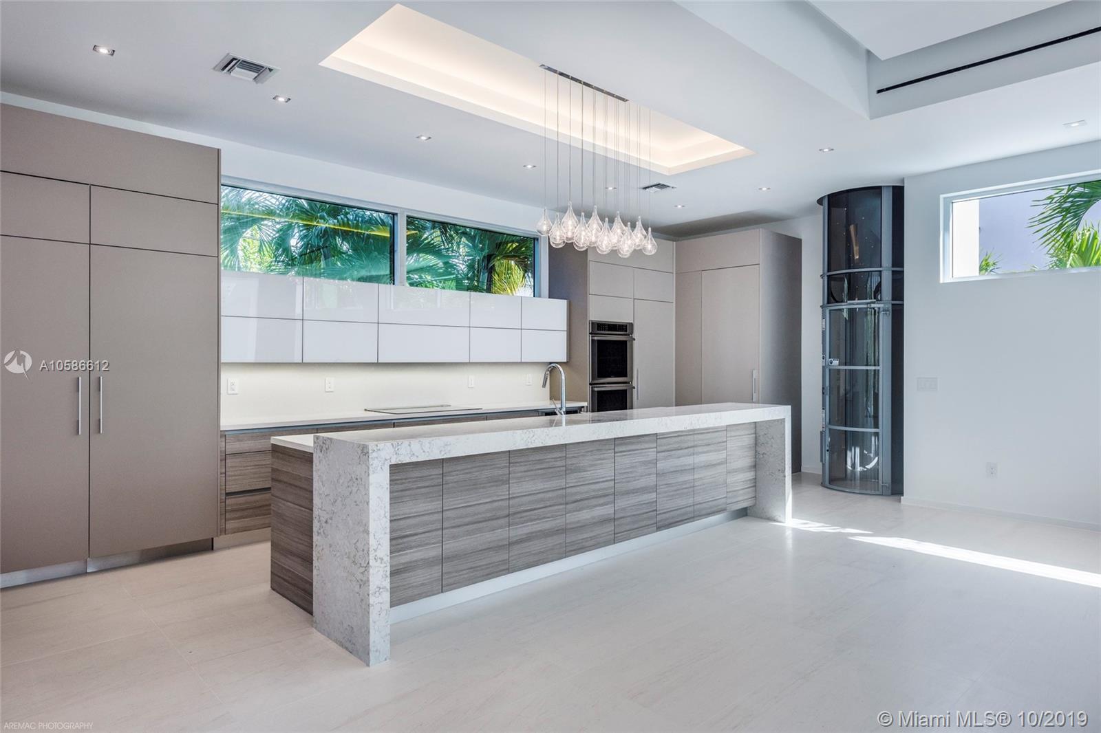 TROPICAL ISLE HOMES SUB 4 - Residential