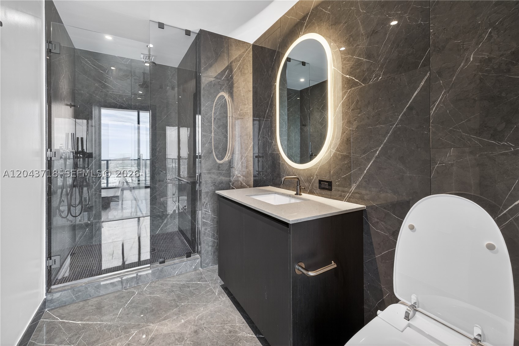 ELLEVEN HOTEL RESIDENCES - Residential
