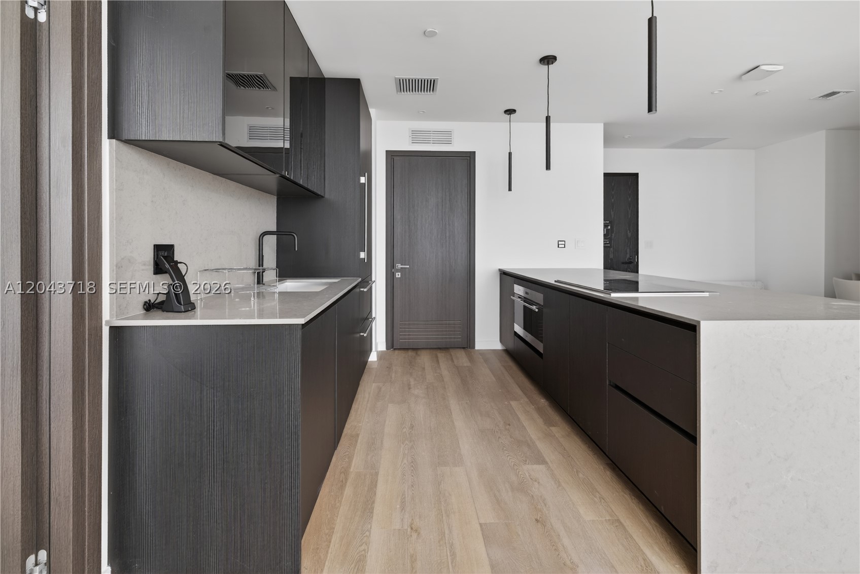 ELLEVEN HOTEL RESIDENCES - Residential