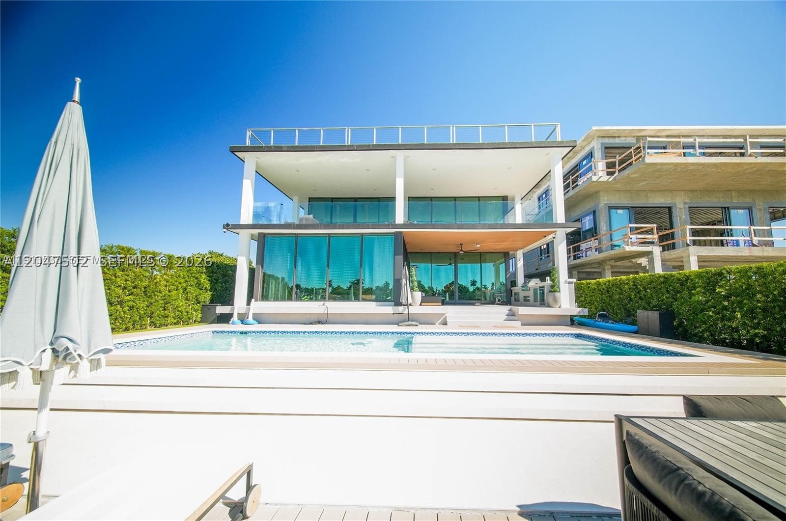 TREASURE ISLAND - Residential
