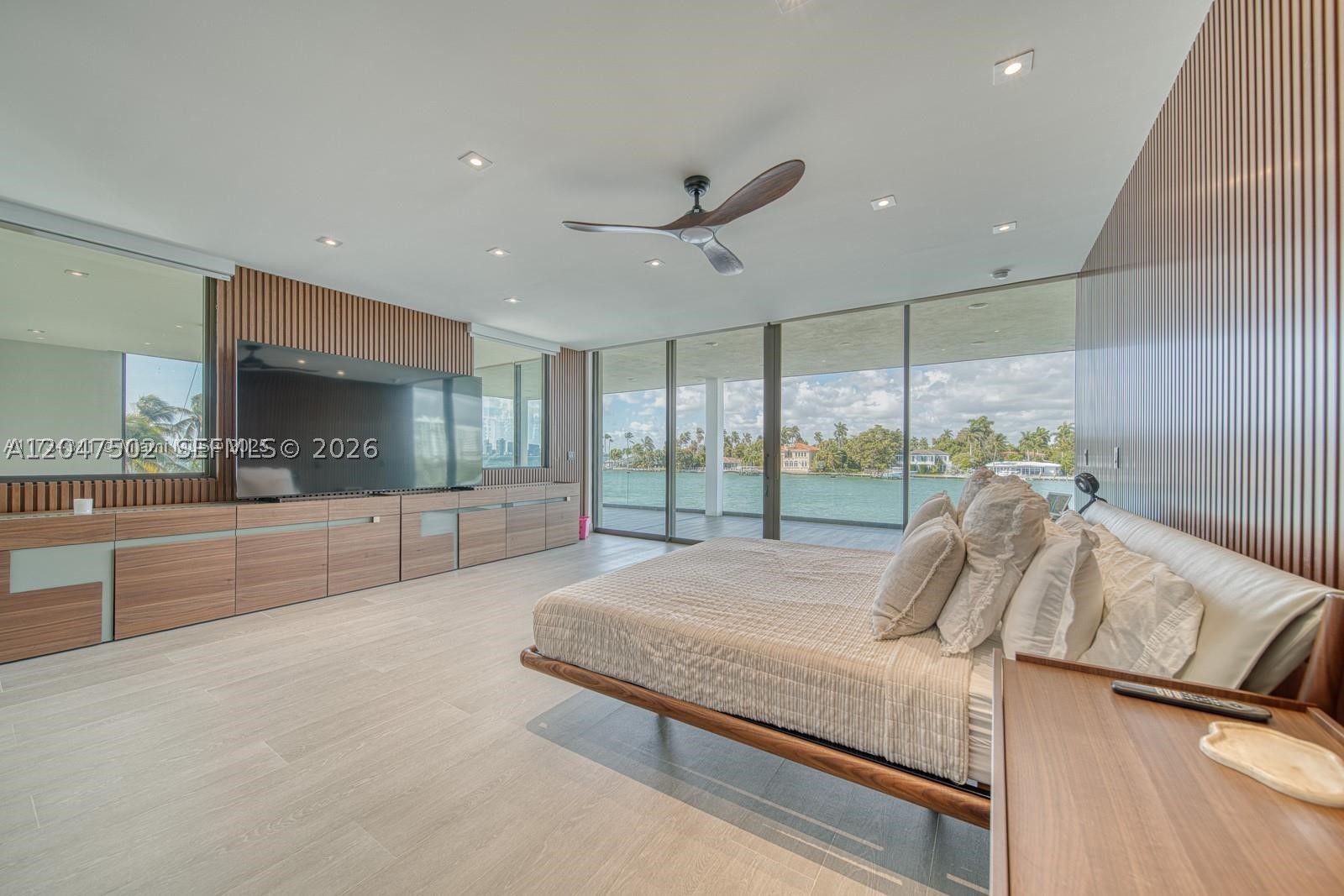 TREASURE ISLAND - Residential