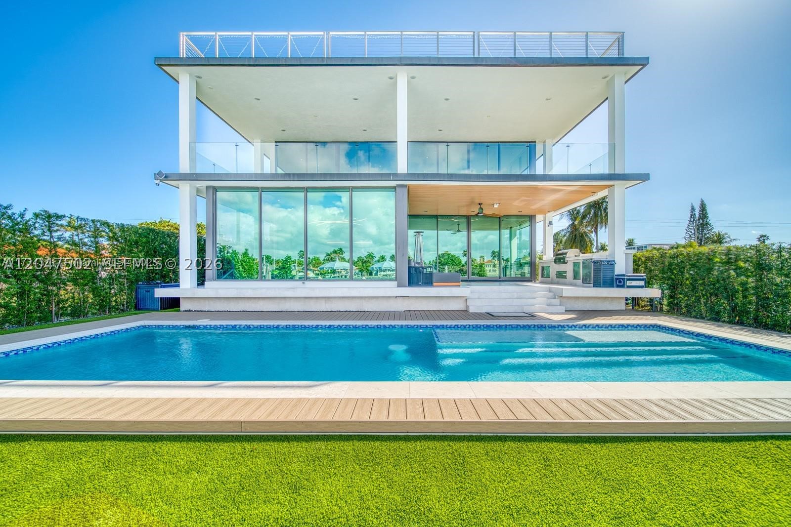 TREASURE ISLAND - Residential