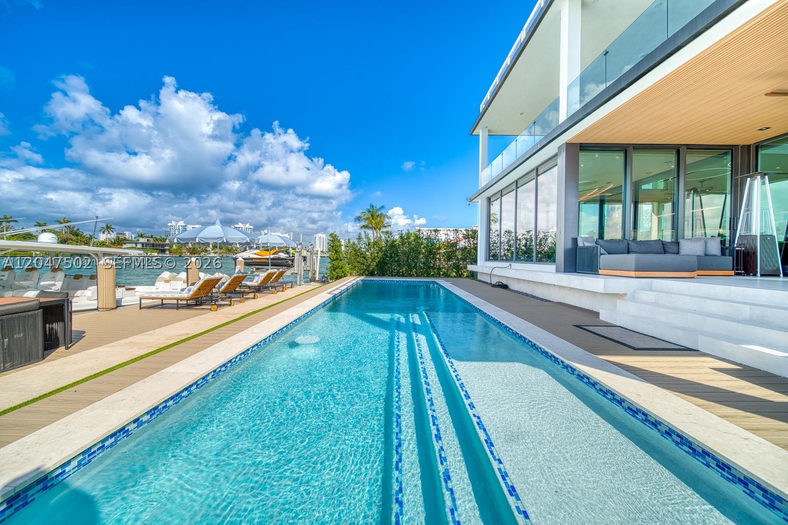 TREASURE ISLAND - Residential