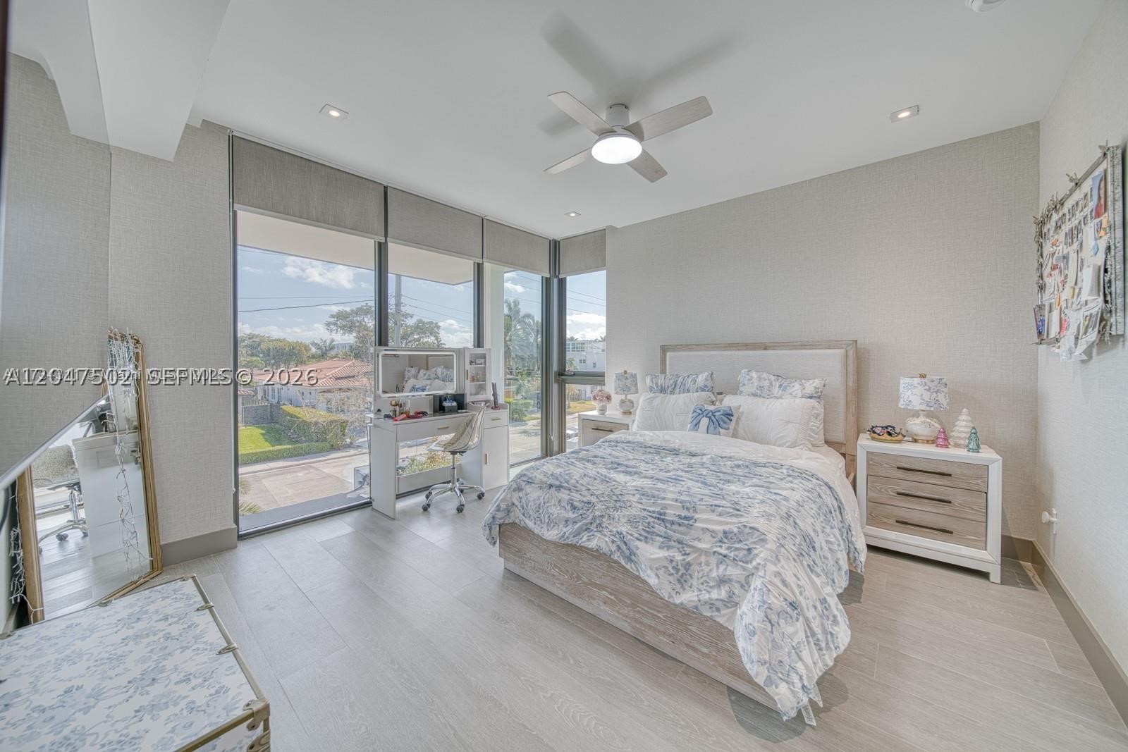 TREASURE ISLAND - Residential