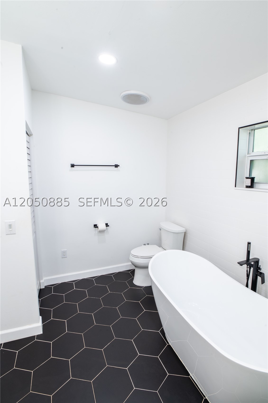 WESTWOOD LAKE 4TH ADDN - Residential