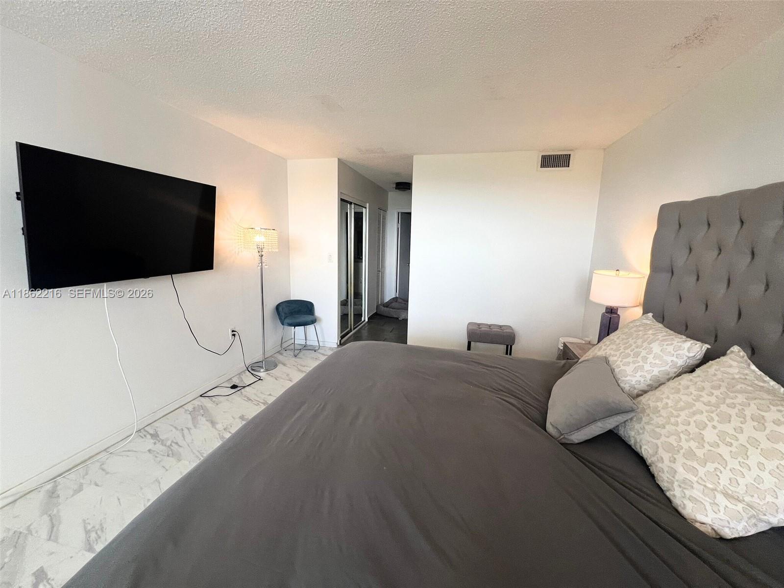 COMMODORE PLAZA CONDO - Residential