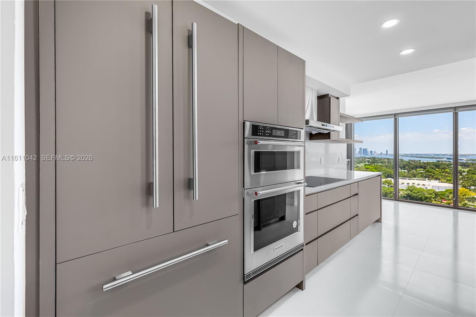 MIRASOL OCEAN TOWERS COND - Residential