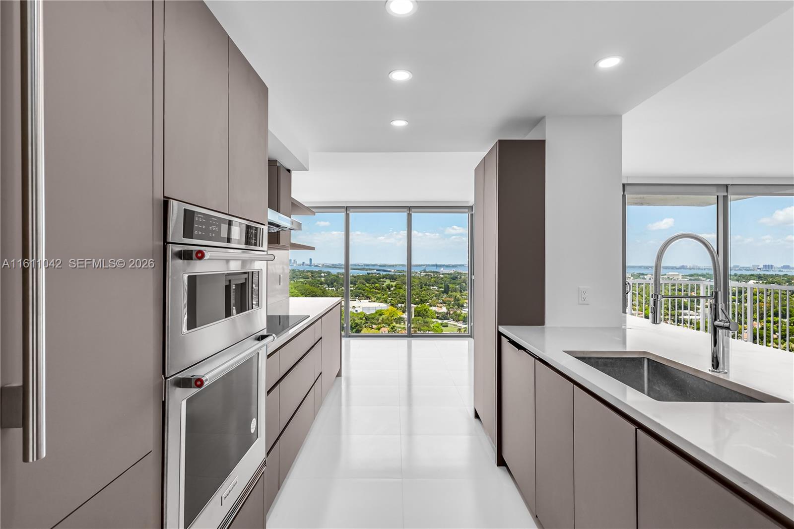 MIRASOL OCEAN TOWERS COND - Residential