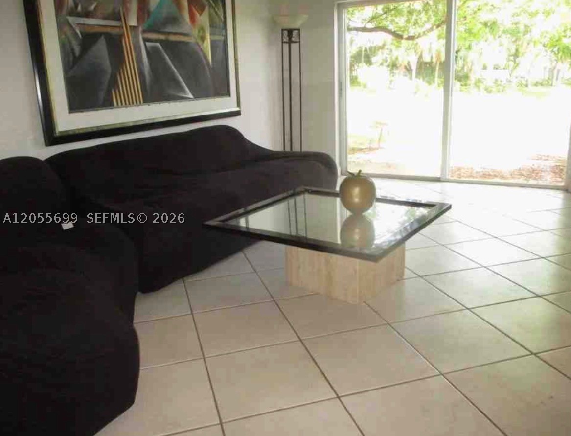 DORAL ISLES CARIBBEAN - Residential