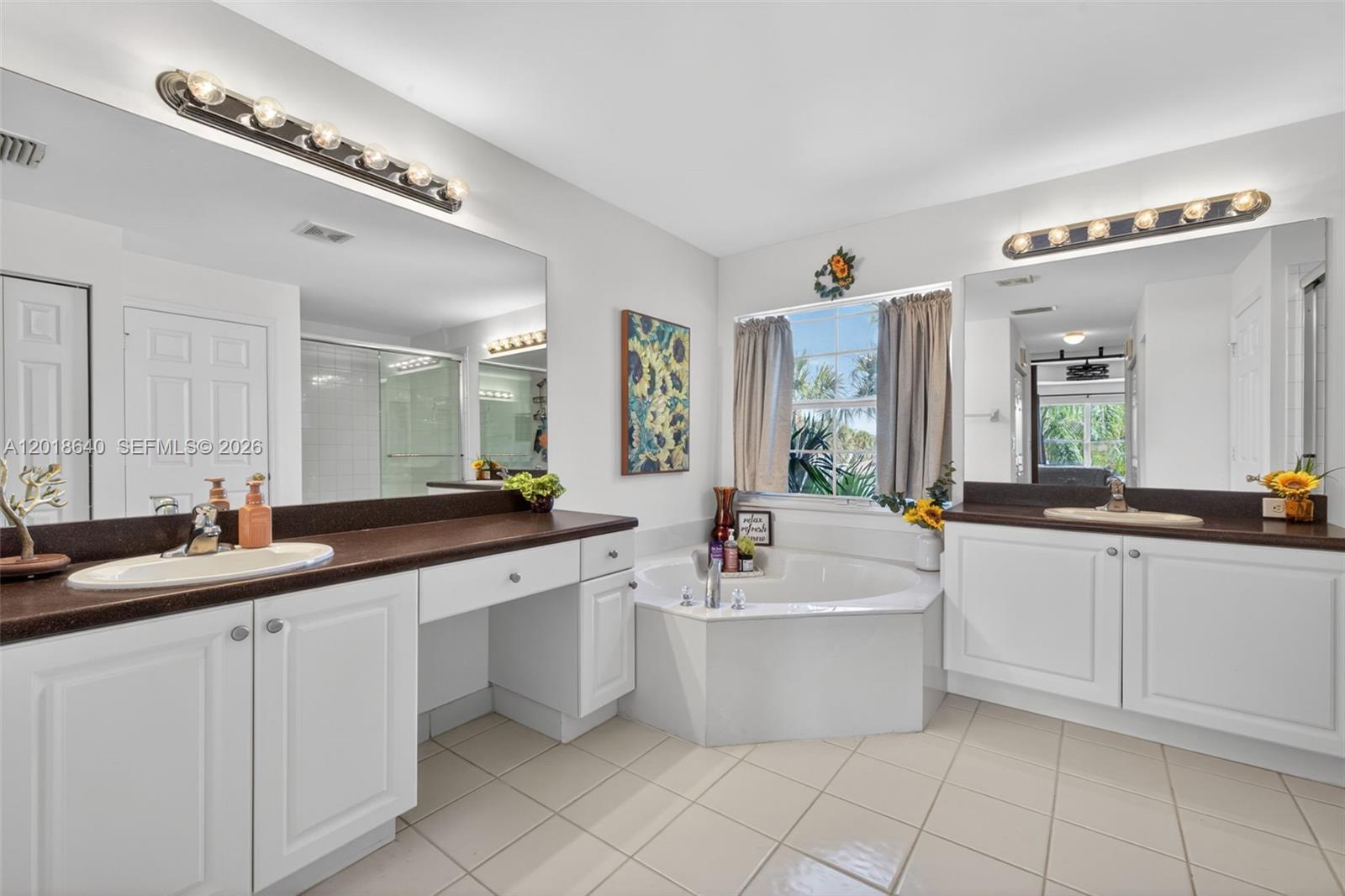 BOTANICA LAKES - Residential