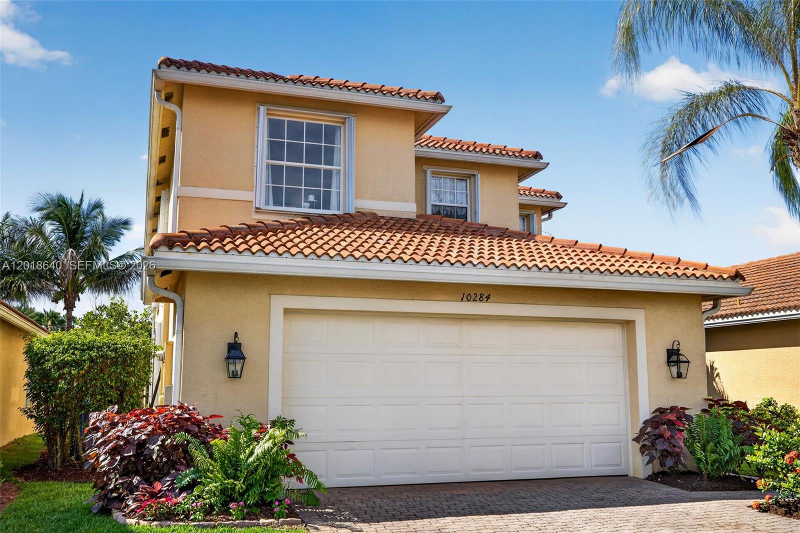 BOTANICA LAKES - Residential