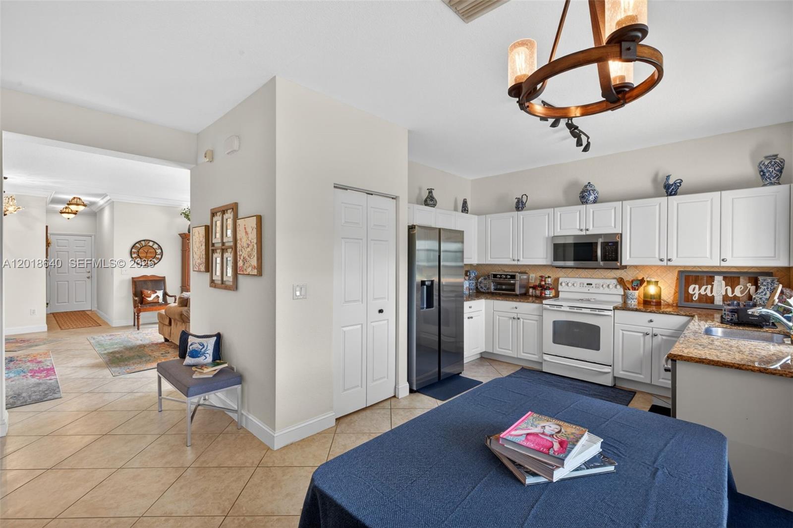 BOTANICA LAKES - Residential