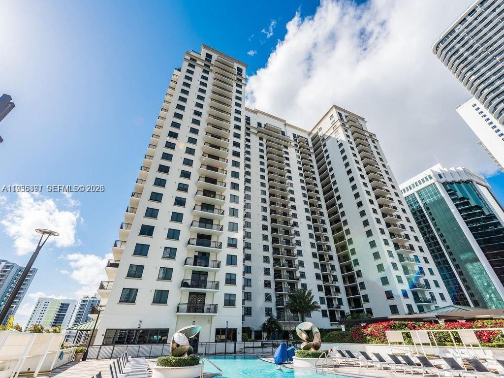 Only steps away from  shops Bars and restaurants in Mary Brickell Village and Brickell City Center Mall.  Residences come completely finished. European style kitchens. Ample closet space. Amazing views. In the heart of Brickell walking distance to everything Miami has to offer. 

Beautiful & Modern 2-bedroom 2-bathroom unit in the heart of Brickell, stunning views of the city, open kitchen layout with with quartz kitchen countertop and backsplash. Luxury amenities including gym, BBQ , children playroom & playground pool spa, game/lounge room, etc .washer & dryer in unit .Includes 1 assigned parking spot. Can be rented 12 months .