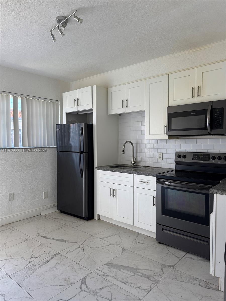BISCAYNE BCH SUB - Residential Income