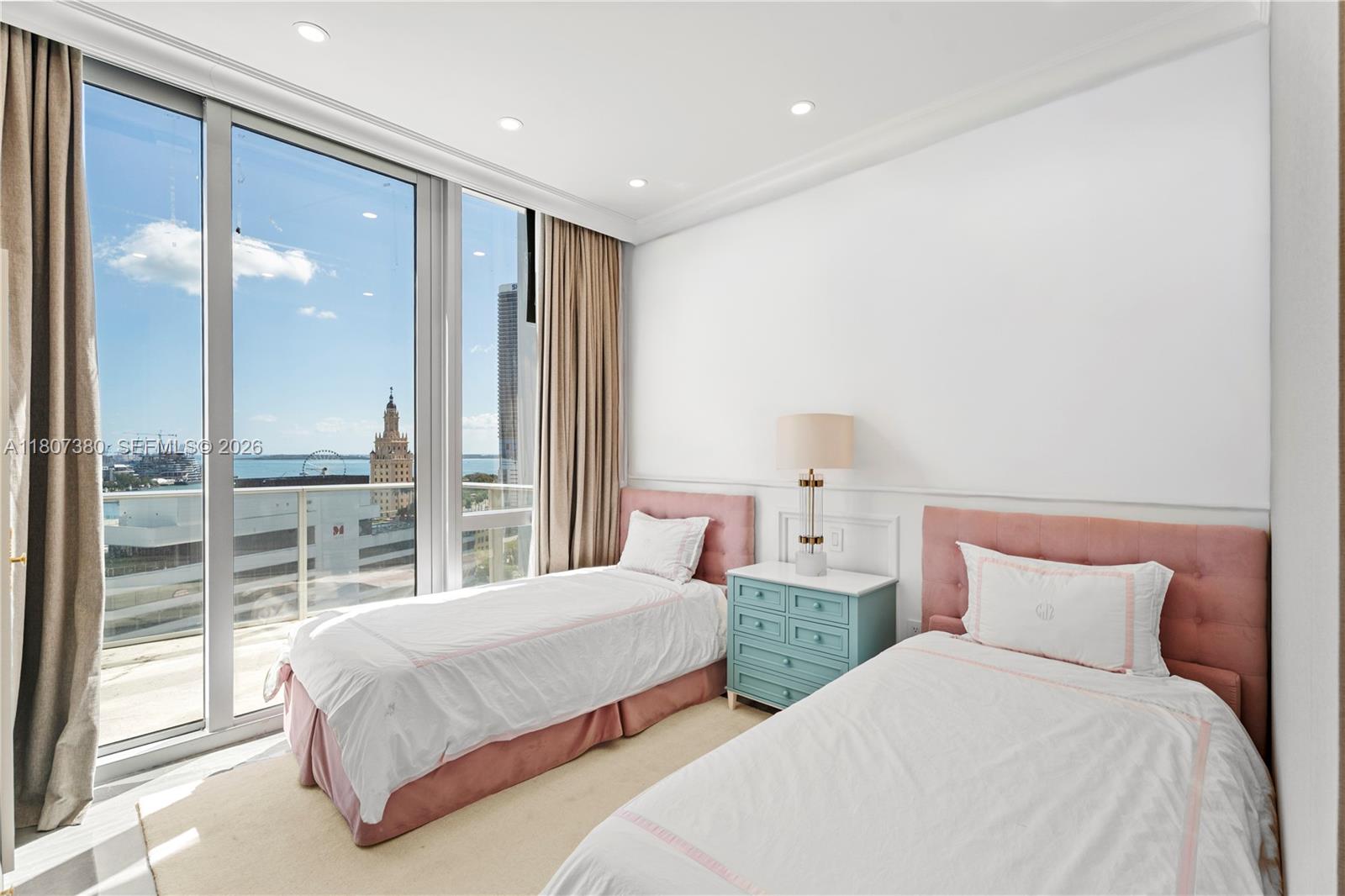 PARAMOUNT MIAMI WORLDCENT - Residential