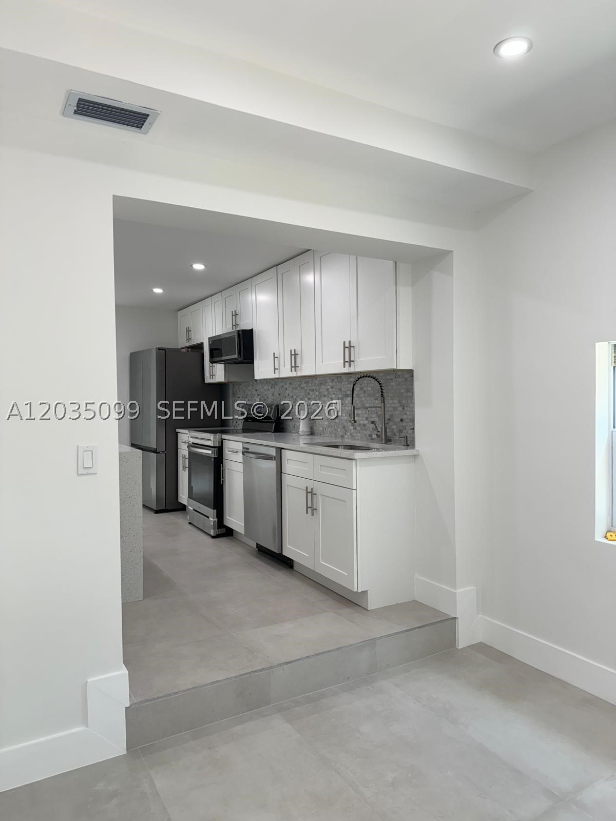 PLAYLAND ISLES - Residential Lease