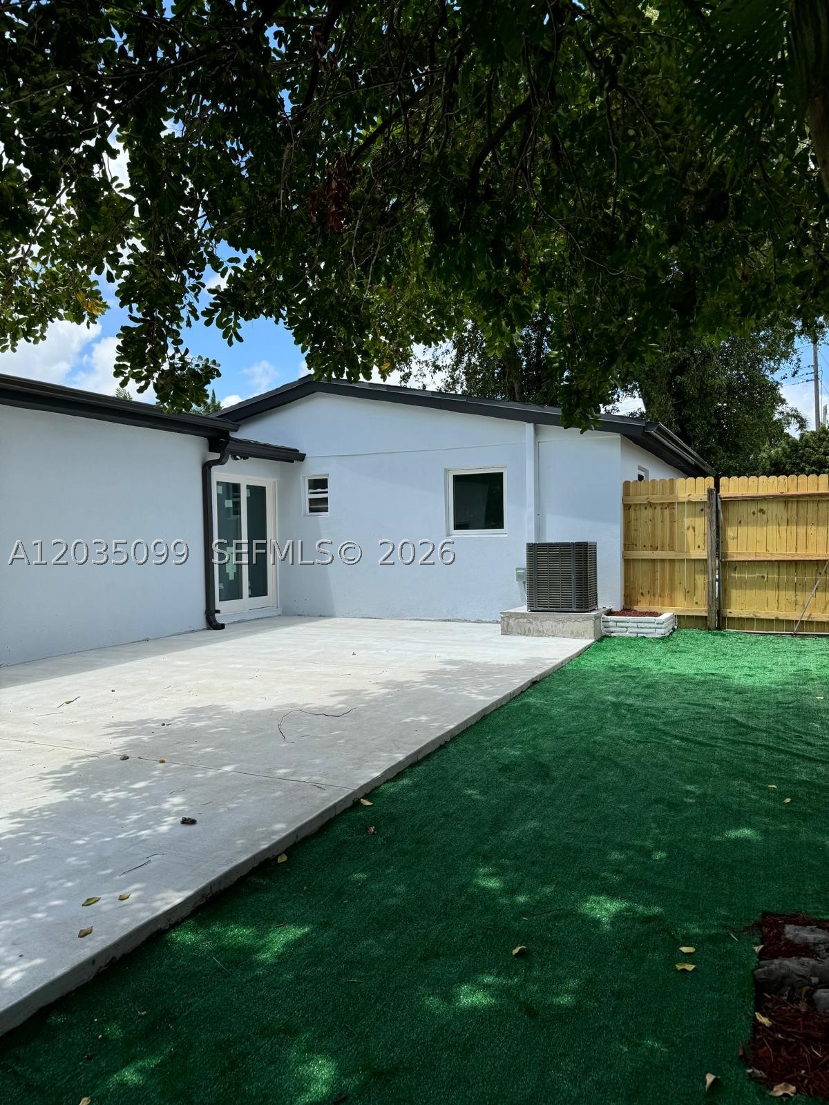 PLAYLAND ISLES - Residential Lease