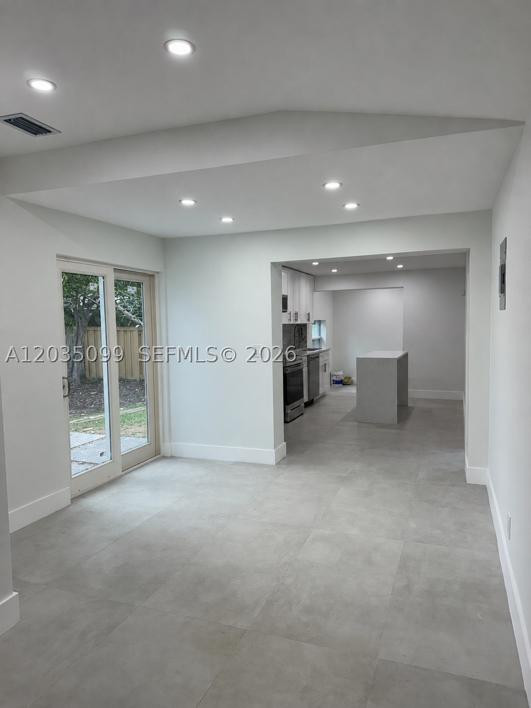 PLAYLAND ISLES - Residential Lease