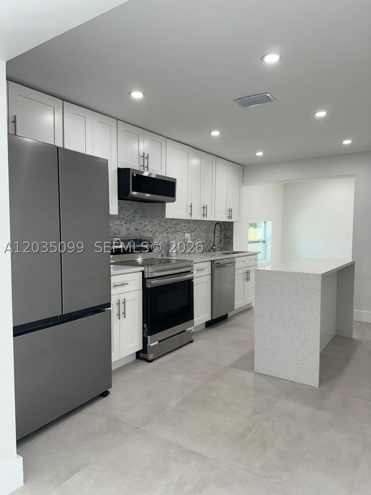 PLAYLAND ISLES - Residential Lease