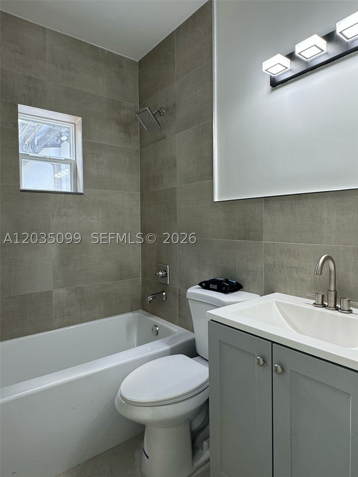 PLAYLAND ISLES - Residential Lease