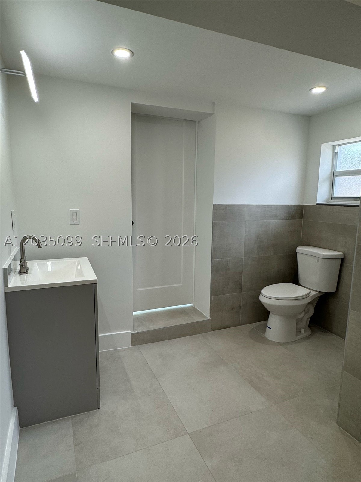 PLAYLAND ISLES - Residential Lease