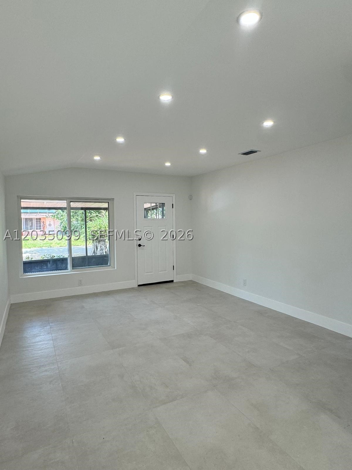 PLAYLAND ISLES - Residential Lease