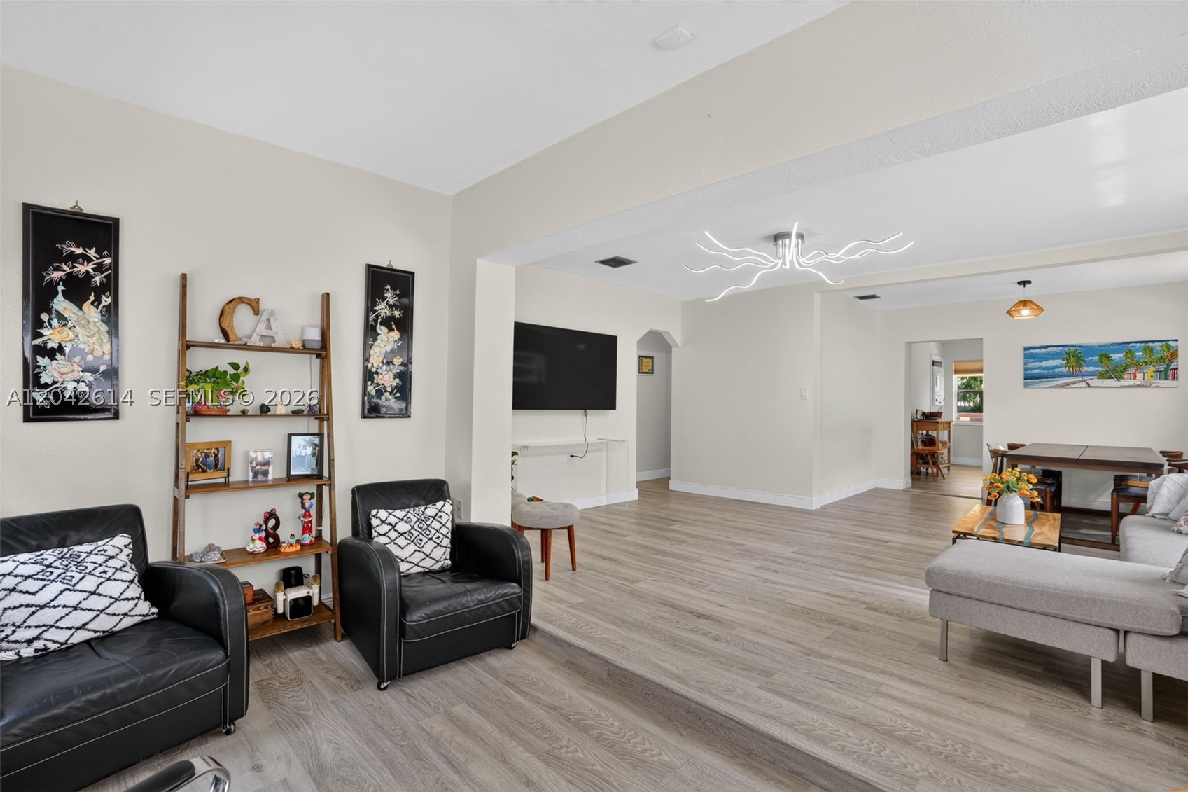 HOLLYWOOD PARK - Residential