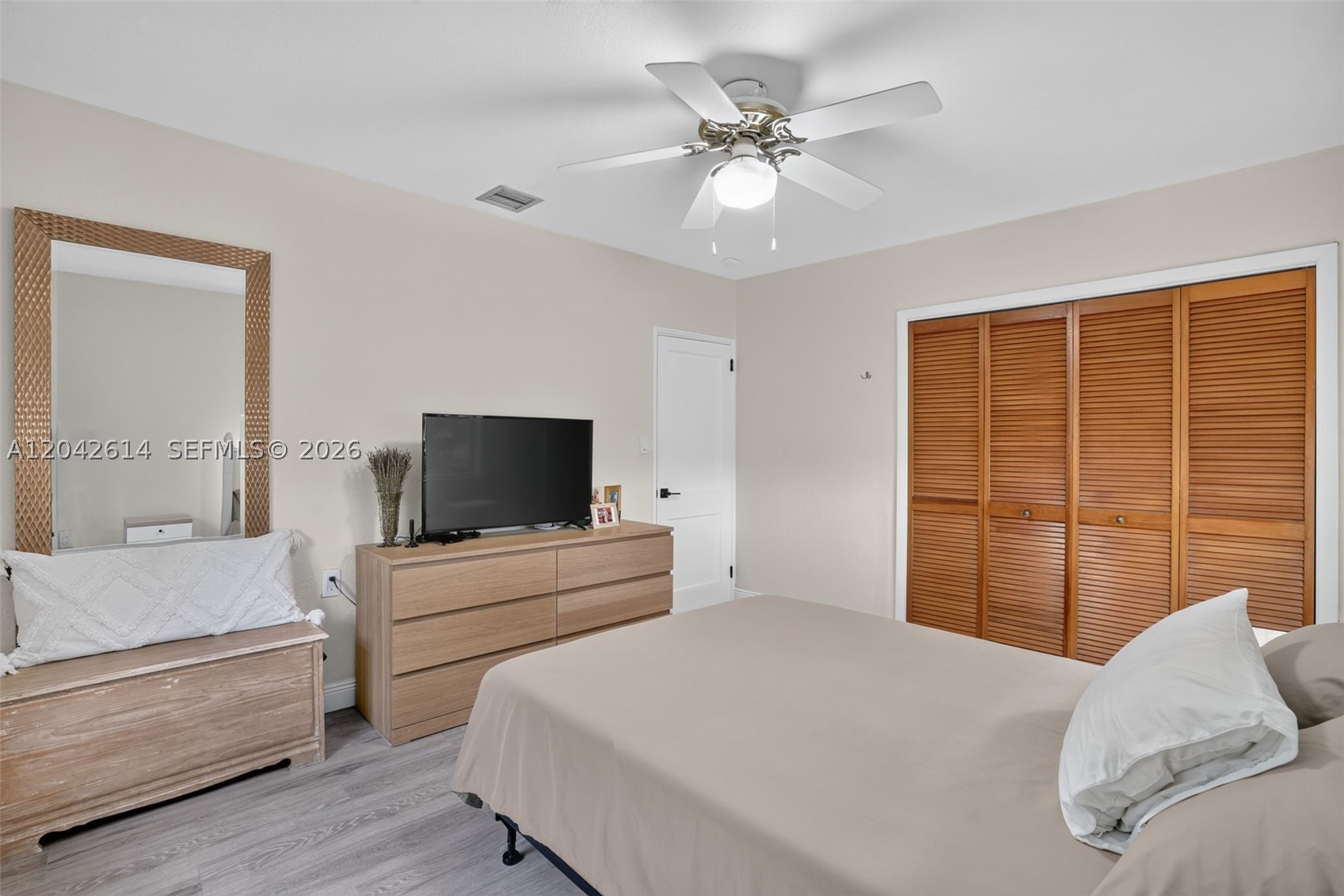 HOLLYWOOD PARK - Residential