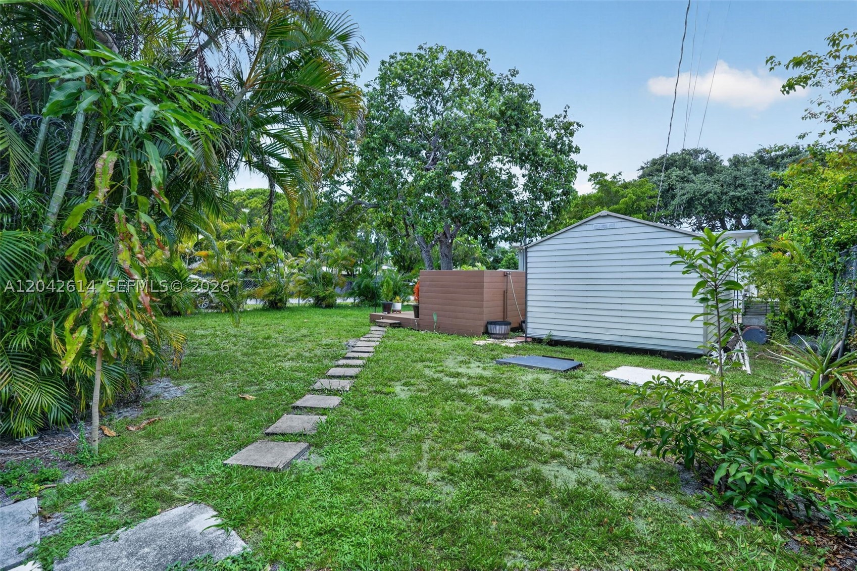 HOLLYWOOD PARK - Residential