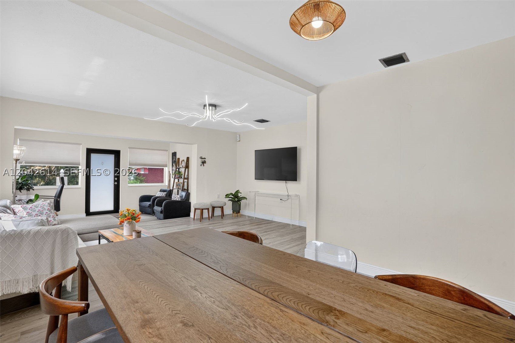 HOLLYWOOD PARK - Residential