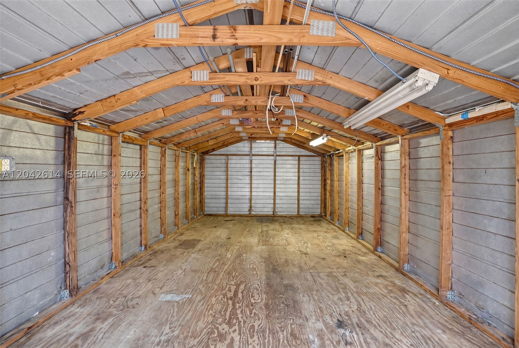 HOLLYWOOD PARK - Residential