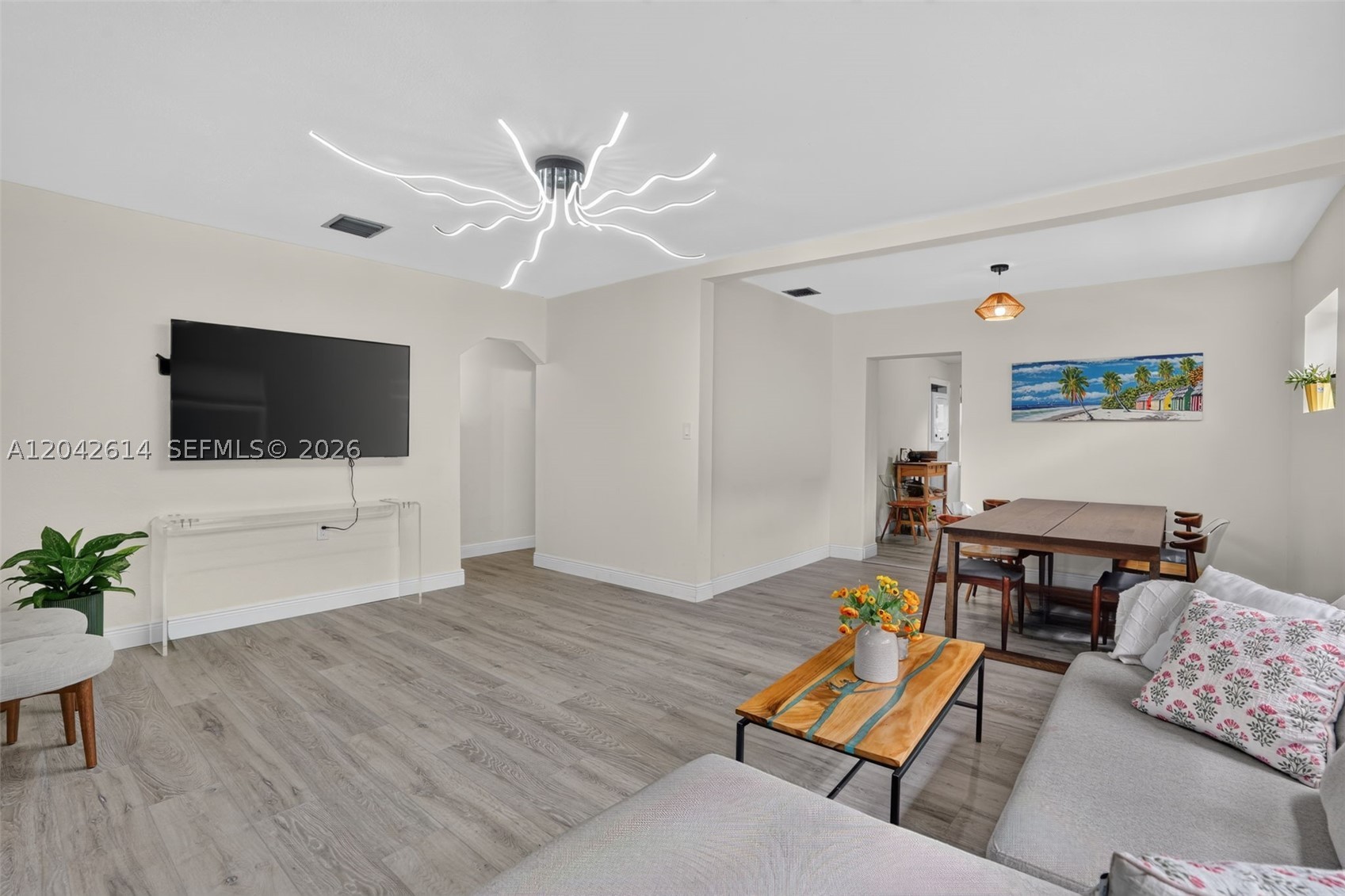 HOLLYWOOD PARK - Residential