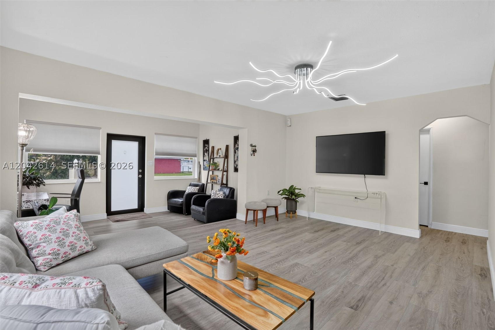 HOLLYWOOD PARK - Residential