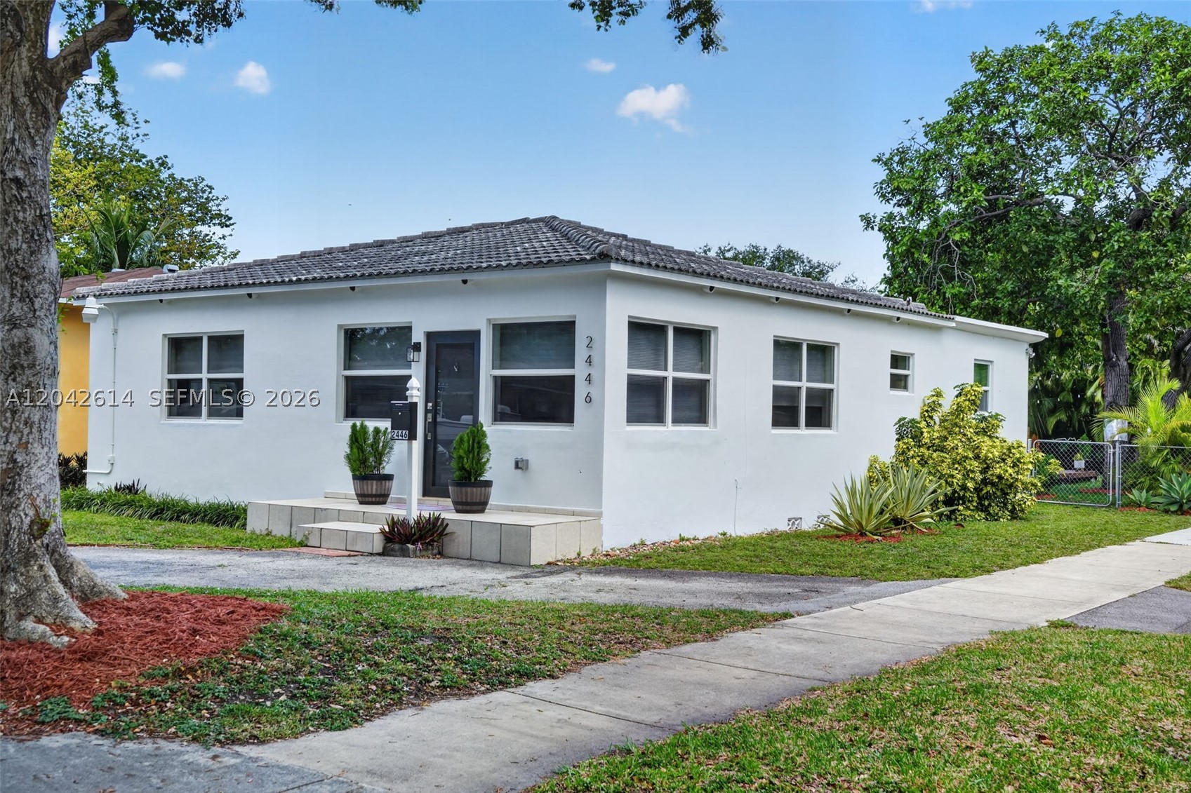 HOLLYWOOD PARK - Residential