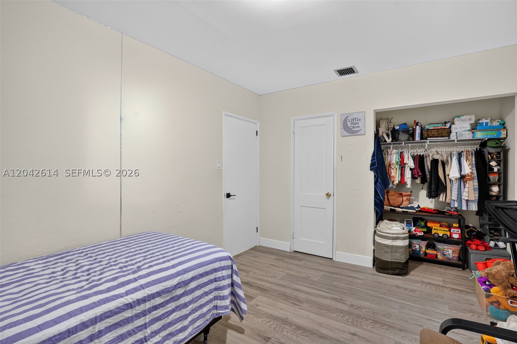 HOLLYWOOD PARK - Residential