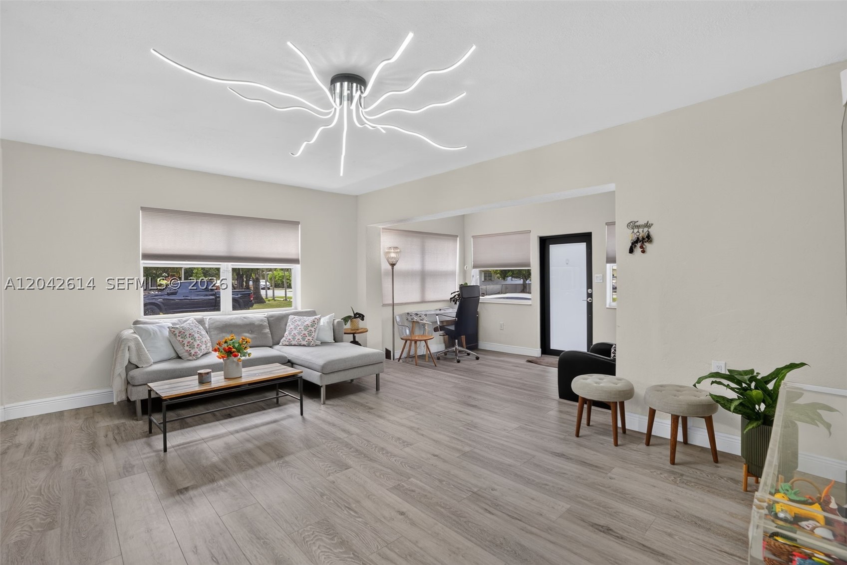 HOLLYWOOD PARK - Residential